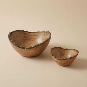 Bol de service artisanal en bois de manguier naturel avec bordure en écorce, design décoratif, pour salade de fruits, écologique, vente en gros, décoration d'intérieur, tables - Product Image 1