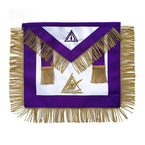 Tablier de Luxe du Conseil des Maîtres Illustres du passé - Franges en fil d'or et broderie, accessoire décoratif fait main - Product Image 1