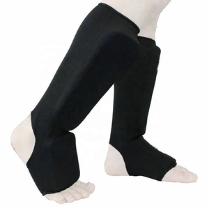 Protège-tibias de football haut de gamme pour l'entraînement, manchon de compression respirant avec rembourrage absorbant les chocs - Product Image 4