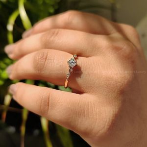 Anillo de compromiso de cinco piedras con corte redondo de 0.25 a 2.00 CT, anillo de diamantes EF VS para mujer, colección de joyería fina personalizada - Product Image 3