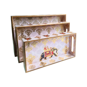 Ensemble de 3 plateaux de service en bois émaillés avec gravure d'éléphant royal, fabriqués par B H Brothers - Product Image 1