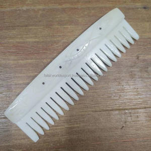 Meilleure qualité corne de vache fait à la main qualité corne de buffle poli taille personnalisée corne de boeuf naturelle peigne à cheveux par Falak World Export - Product Image 6