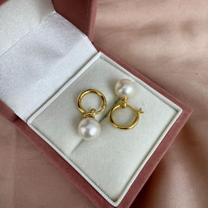 Pendientes de Plata S925 con Perlas de Agua Dulce Naturales de Acuicultura de Zhuji de 9-10 mm, Casi Perfectas, Redondas con Fuerte Brillo, Diseño de Hebilla para Oreja - Product Image 3