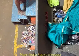 Broyeur de tissus à double arbre semi-automatique haute performance, équipement électrique de recyclage de déchets textiles - Product Image 4