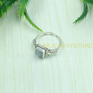 Bague en pierre de lune, argent sterling 925, faite à la main, pierre de lune carrée arc-en-ciel, bijoux vintage de créateur pour femmes - Product Image 3