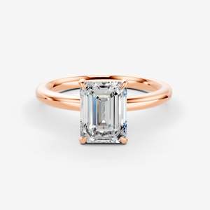Bague solitaire classique en émeraude naturelle en or rose 18 carats avec sertissage clos, vente en gros, cadeau d'anniversaire tendance, bijoux fins, fiançailles - Product Image 2