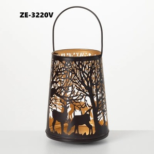 Support de bougie en métal fait main de qualité supérieure pour la distribution B2B mondiale en gros ZE-3220V Lanterne conique en métal avec motif cerf et arbre - Product Image 1