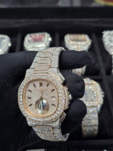 Reloj Analógico Automático con Incrustaciones de Moissanita para Hombre, Diseño de Lujo Inspirado en el Hip Hop, Personalizado, de Acero Inoxidable con Cristal de Zafiro - Product Image 3