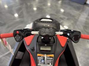 LIVRAISON GRATUITE NOUVEAU 2025 Sea Doo Spark Trixx 3UP IBR avec système audio Jet Ski + Remorque Gratuite - Product Image 3