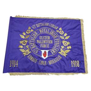Cette bannière représente le Ravernet Protestant Boys, une fanfare loyale basée à Lisburn, en Irlande du Nord. - Product Image 3