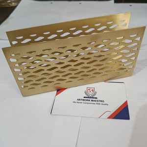 Juego de 4 posavasos opulentos de latón perforado, chapados en oro, resistentes, para té y café, con soporte, vajilla moderna. - Product Image 1