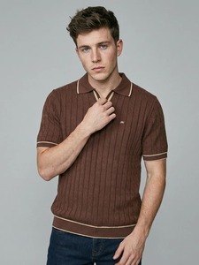Polo en tricot marron pour homme, design rayé, vêtement décontracté, logo sur le devant, matière en coton, prix abordable, polos tendance - Product Image 3