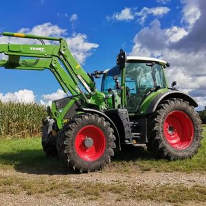 Tracteur d'occasion FENDT 80 CV 4x4 prêt pour l'agriculture, modèle 2021, moteur diesel, boîte de vitesses à chenilles, roulement de moteur, pompe à engrenages, performances robustes - Product Image 1