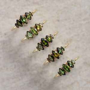 Bague de Fiançailles de Luxe en Tourmaline Verte Coupe Marquise, Pierre Verte Délicate, Pierre de Naissance de Juin, Plaqué Or 14K, Bague de Promesse, Cadeau d'Anniversaire - Product Image 4