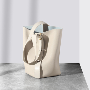 Bolso de cuero minimalista para mujer, color crema suave, estilo para todas las estaciones, bolso tipo cubo de cuero para mujer, para uso diario. - Product Image 3