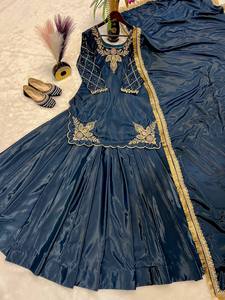 ชุดโชลีสำหรับงานแต่งงาน/งานปาร์ตี้สำหรับผู้หญิง ดีไซน์ใหม่ พร้อมกางเกงขายาวเย็บสำเร็จ ทำจากผ้าไหมเครปธรรมชาติ - Product Image 4