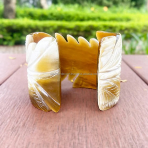 Handmade <b>Shell</b> Leaf Carved <b>Bracelet</b> With Turquoise Inlay Nature Theme Home Decoration Craft Jewelry - Product Image 3