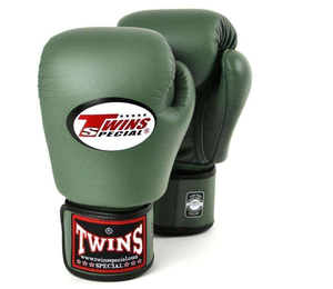 Gants de boxe Muay Thai sur mesure pour jumeaux, en cuir de vachette véritable, avec fermeture auto-agrippante, durables, pour l'entraînement et le sparring. - Product Image 1