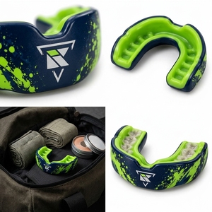 Protector bucal ligero con construcción flexible, bordes suaves y forma cómoda, adecuado para boxeo y artes marciales. - Product Image 5