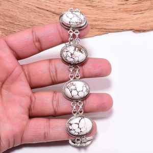 Pulsera de Howlite Blanca con Plata, Estilo Boho Vintage, Hecha a Mano, Joyería con Piedras Preciosas, Regalo para Ella - Product Image 2