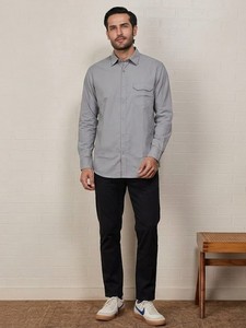 Chemise décontractée pour homme en coton gris clair, manches longues, col boutonné, couleur unie, tissu popeline anti-plis - Product Image 2