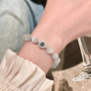 Bracciale con perline in pietra occhio di gatto simulato, catena in argento e design con perle, accessorio di moda per donna. - Product Image 2