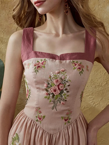 Nuevo Vestido Maxi Estilo Vintage con Bordado Floral, Cuello Cuadrado, Sin Mangas, Bordado Floral Hecho a Mano - Product Image 3