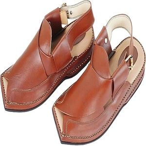 Chappal de cuero charol negro hecho a mano con doble suela, correa con hebilla de cuero genuino, plantilla cómoda y exterior de goma. - Product Image 5
