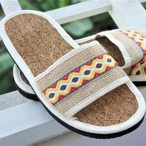 Pantoufles en jonc de mer, chaussures tissées en jacinthe naturelle avec doublure en tissu pour les chambres d'hôtes, origine Vietnam - Product Image 1
