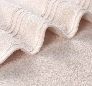 Serviettes de piscine en coton pur pour hôtels et complexes hôteliers, serviettes de bain personnalisables pour piscines, chambres d'hôtes et spas - Product Image 1