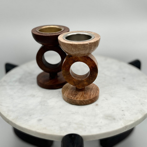 Ensemble de brûleurs d'encens en bois, finitions foncées et naturelles, avec sections centrales à découpes et bol en métal pour la décoration - Product Image 5