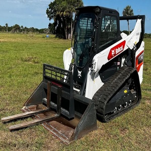 Potente Cargadora Compacta Bobcat T76 con Trayectoria de Elevación Vertical, Motor de 74 HP, Flujo Hidráulico Fuerte y Sistema de Orugas Robusto - Product Image 1