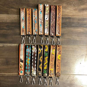 Bracelet en cuir de vache usiné à la main de luxe durable porte-clés personnalisé de haute qualité longe voiture porte-clés femmes dragonnes - Product Image 5