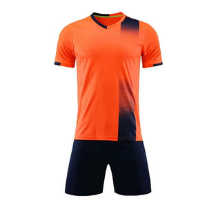 Uniforme de Fútbol Personalizado de Alta Calidad, Secado Rápido, Transpirable, 100% Poliéster - Product Image 1