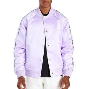 Chaqueta Varsity con Botones, Satinada y Brillante, en Hermosos Colores, MOQ Bajo, Ropa de Moda Urbana, Precio con Descuento por Volumen, Chaqueta Bomber - Product Image 4
