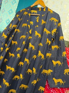 Robe midi trapèze rose à imprimé floral, en coton lavable et écologique, à manches longues, faite main, style bohème indien cottagecore, pour l'été - Product Image 6