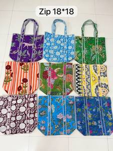 Bolsos Tote Kantha Acolchados Premium Hechos a Mano de Algodón, Bolsos de Compras OEM, Venta al por Mayor, Marca Privada, Suministro - Product Image 3