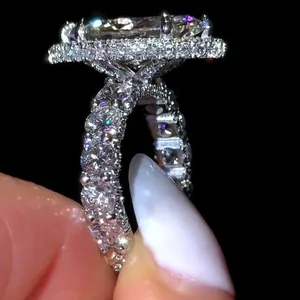 Anillo de Compromiso con Halo de Diamantes Cultivados en Laboratorio IGI de 3.00Ct, Corte Marquise, E VVS2, Oro Blanco de 14K - Product Image 4
