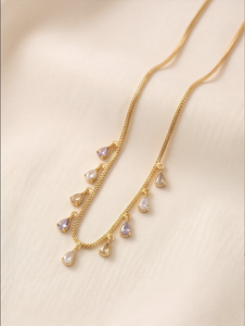 Collier pendentif Divyoro plaqué or avec chaîne serpent ethnique et gouttes en zircon cubique en forme de poire pour femme, idéal pour un usage quotidien romantique - Product Image 1