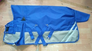 Couverture d'hiver pour cheval imperméable en ripstop 600DNR avec doublure en coton et tafta, couvertures matelassées pour cheval - Product Image 4