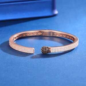กำไลข้อมือแบบเปิดทรงไม้ขีดไฟ ทองคำชมพู 14K ประดับเพชรทรงกลมแบบฝังเต็ม สไตล์ฮิปฮอป สำหรับทั้งชายและหญิง เครื่องประดับคุณภาพสูง - Product Image 4