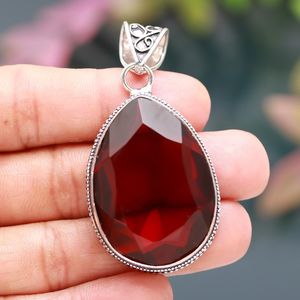 Pendentif en grenat du Mozambique fait main en argent sterling 925, forme poire, bijou vintage - Product Image 4