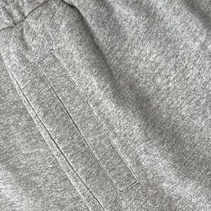 Pantalones Cortos de Felpa Francesa 100% Algodón con Logotipo Serigrafiado, Fabricación en Fábrica 2026, MOQ Bajo, Estilo Urbano para Hombre, con Dobladillo Abierto y Efecto Desgastado - Product Image 3