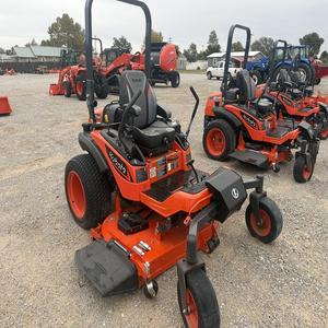 Tractor de un solo eje Kubota 4WD con motor, caja de cambios, bomba y monitoreo remoto, compatible con todas las tareas agrícolas. - Product Image 4