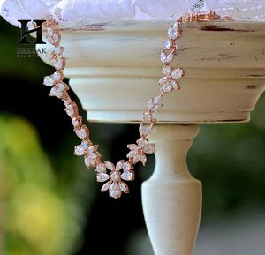 Collier tennis en or rose avec diamants de laboratoire taille marquise, 14K 18K, motif floral en grappe en forme de V, collier de mariage nuptial, bijoux personnalisés - Product Image 4