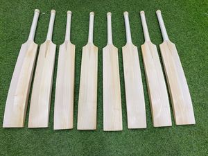 English Willow Size 4 Junior Cricket Bat Light <b>Weight</b> - Product Image 3