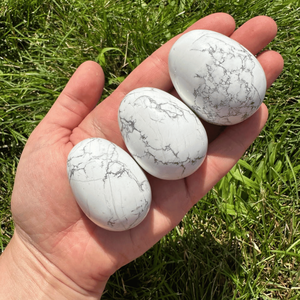 Pierre précieuse Howlite, cristal poli, formes variées, blanc et noir, vente en gros pour la fabrication de bijoux, équilibrage énergétique, qualité supérieure - Product Image 4