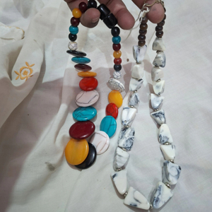 Collar de Resina Epoxi Hecho a Mano para Mujer |   Joyería Minimalista con Colgante, Accesorios de Moda Ligeros, Proveedor Mayorista - Product Image 1