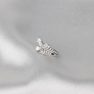 Anillo de Diamante Cultivado en Laboratorio con Corte Marquesa de 2.4 Quilates, Oro Blanco de 14K, Anillo de Compromiso, Boda, Promesa, Joyería Elegante, Regalo para Ella - Product Image 1