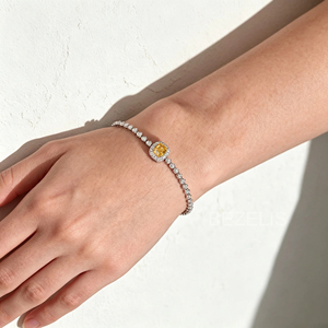 Bracelet tennis de luxe en or blanc 14 carats avec diamant jaune de laboratoire exquis serti en clos, bijou raffiné et unique - Product Image 1